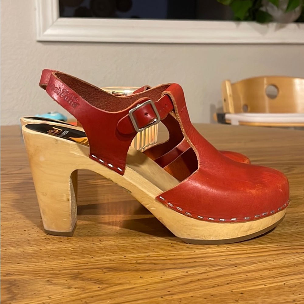 Toffel clog heels